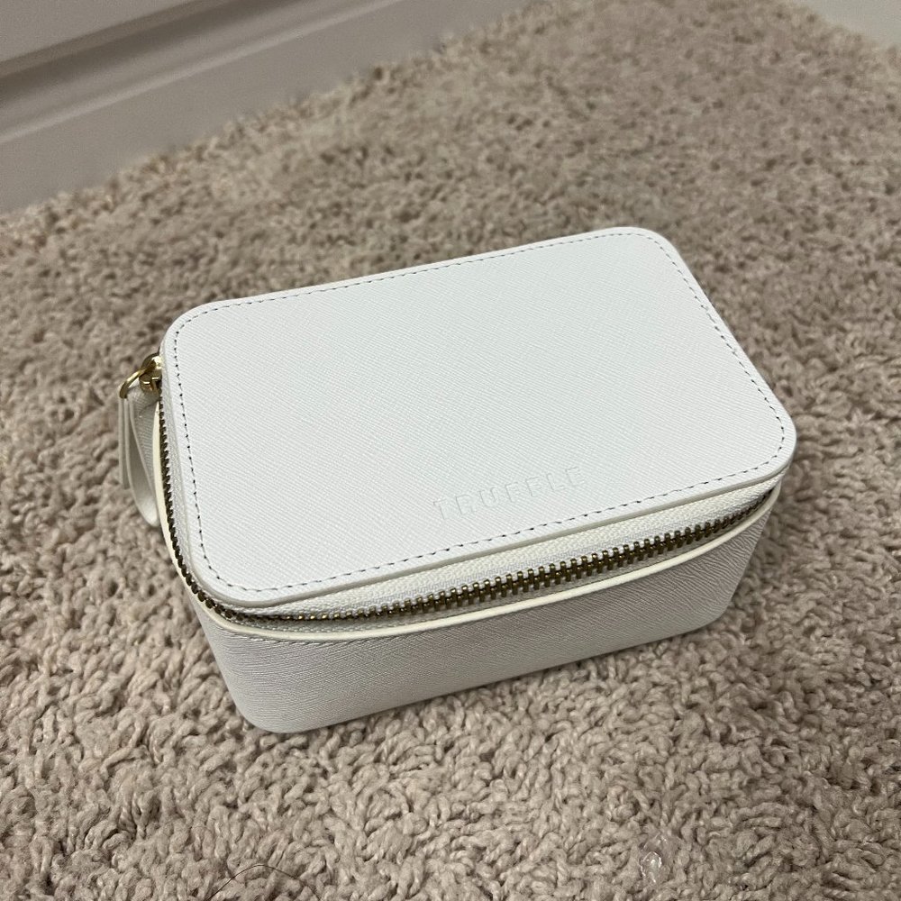 Truffle Privacy Jewelry Case Mini